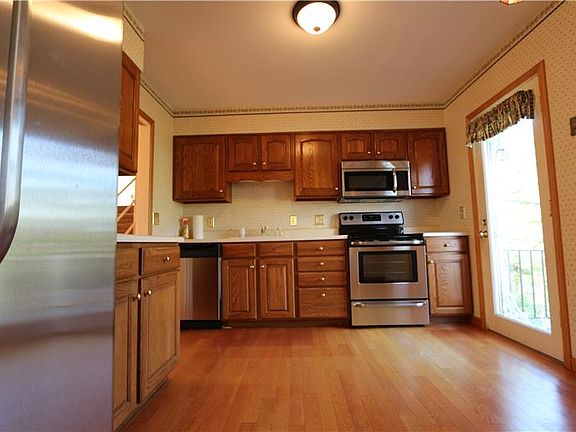 5th image of 5 Parkway Dr