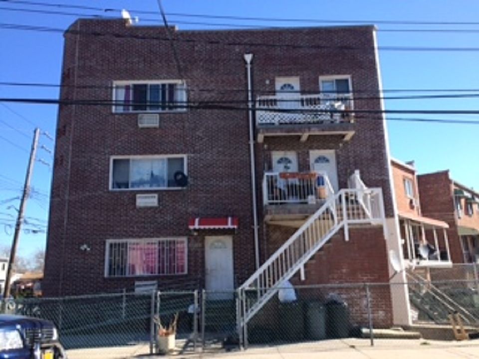 2nd image of 2852 86th St