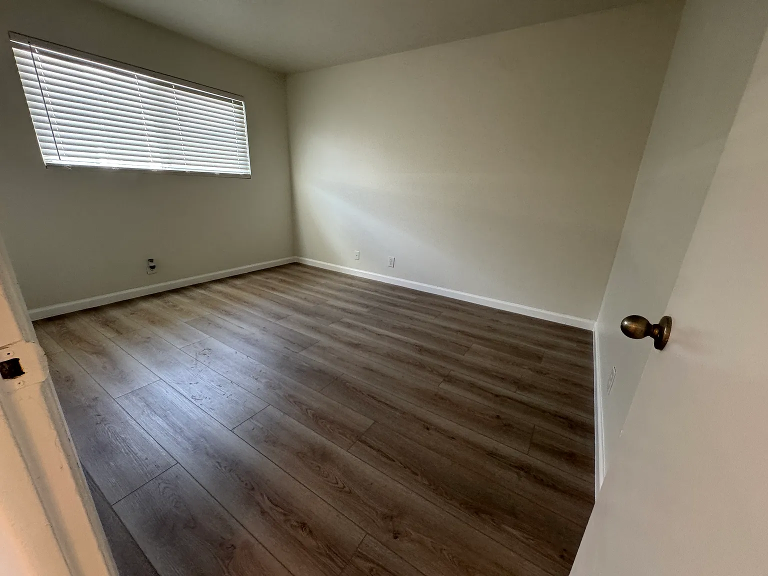 2 bed, 960 sqft, $2,600 — Photo 2