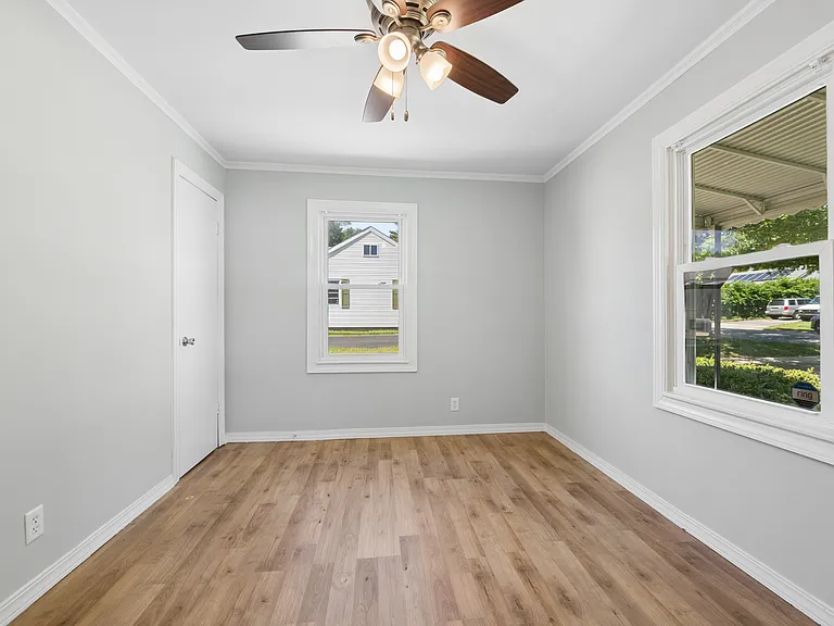 1805 Kelly Ave — Photo 11