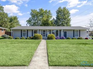 701 Winterhaven Dr, Findlay, OH 45840