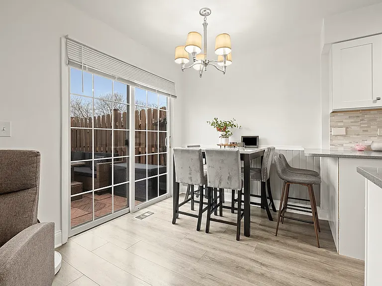277 E Alpine Dr — Photo 18