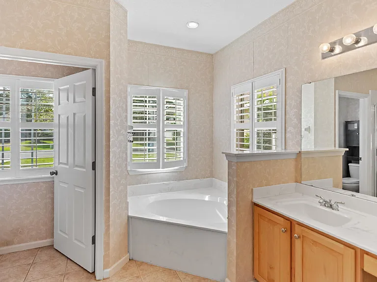 572 Redberry Ln — Photo 26