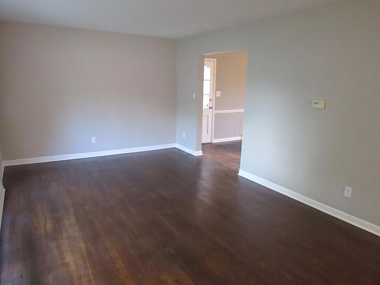 1065 Howe Ave — Photo 10