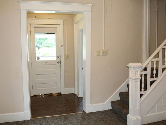 3rd image of 345 College Ave
