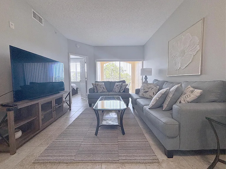 2080 Greenview Shores Blvd #419 — Photo 2