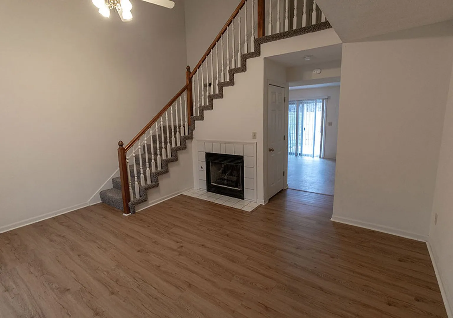 212-214 Nikki Way — Photo 3