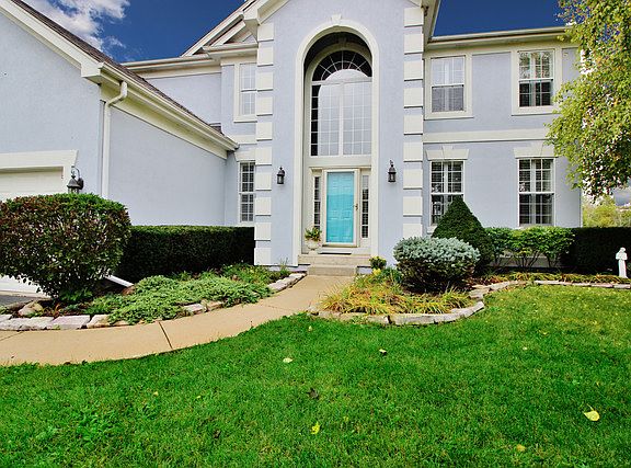 2nd image of 595 Amherst Dr