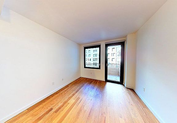 4th image of 123 Melrose St APT 552