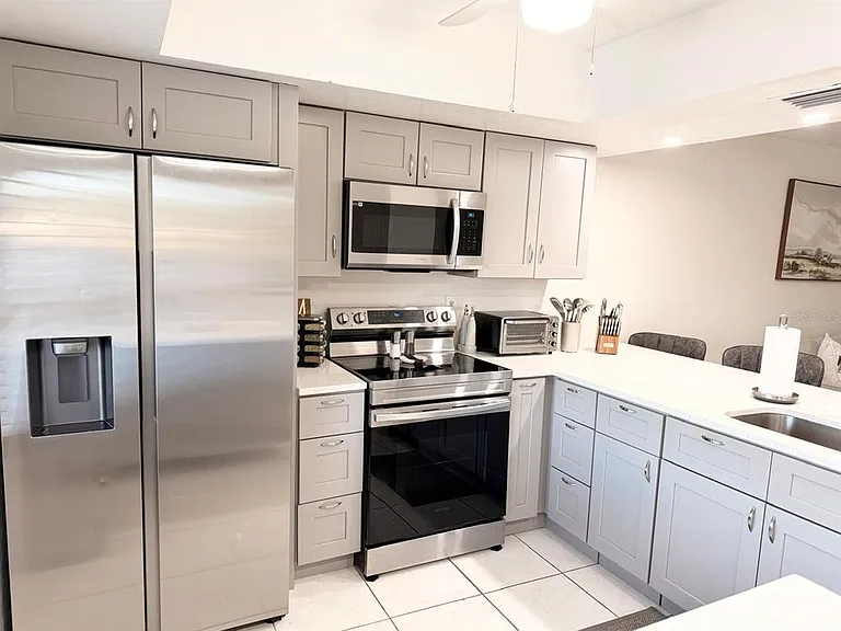 5027 SW 16th Pl #102 — Photo 5