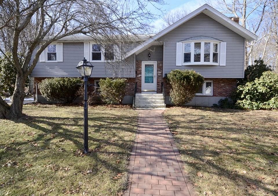 1st image of 40 Old Colony Dr