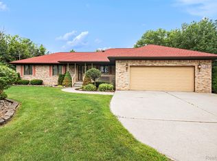 10363 E Bristol Rd, Davison, MI 48423