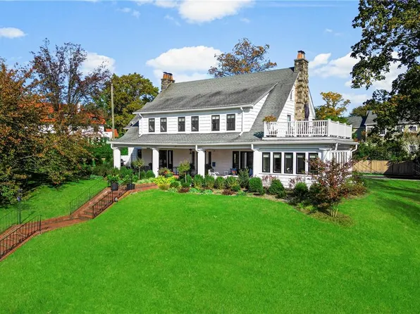 400 Pelham Manor Road, Pelham, NY 10803