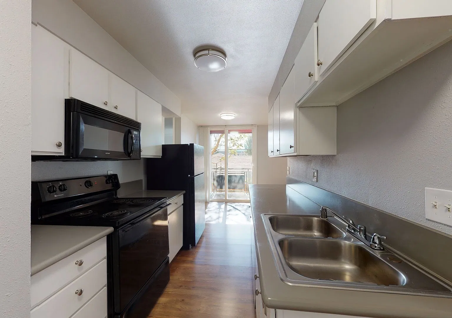 Newark Apartments — Photo 1