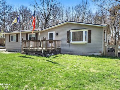 936 Woodlawn Dr, Columbiaville, MI, 48421