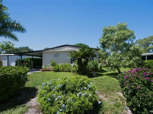 621 Charlemagne BLVD, NAPLES, FL 34112
