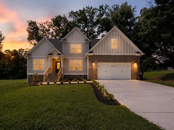 8600 Wading Branch Ct, Ooltewah, TN 37363
