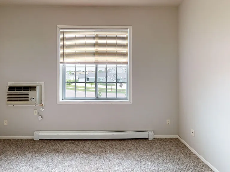 Crystal Creek Apartments — Photo 32