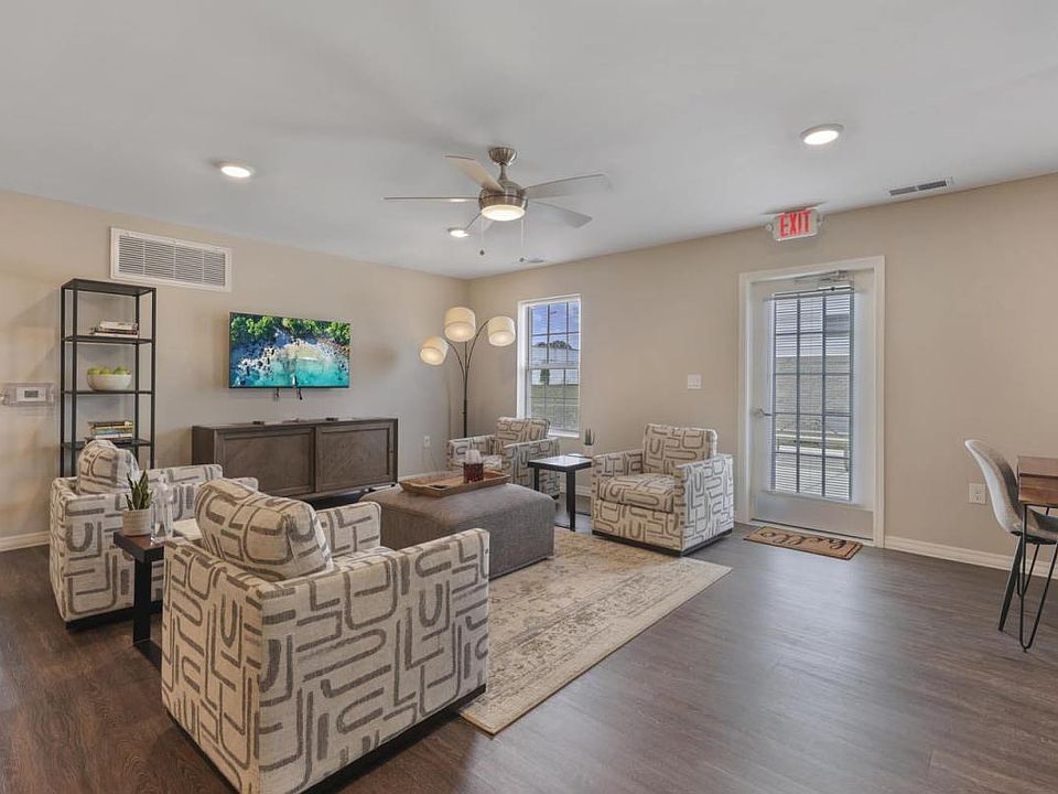 1st image of 1661 Eagle Way #304