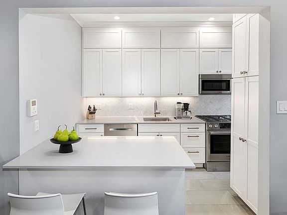 4th image of 38 Livingston St APT 23