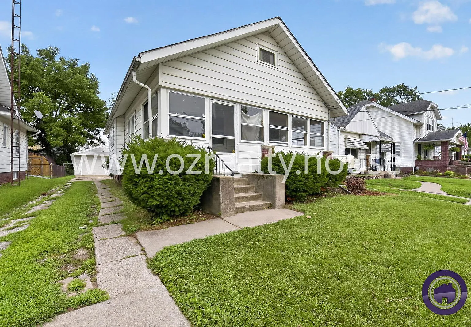 2 bed, 1.0 bath, 760 sqft, $1,045 — Photo 2