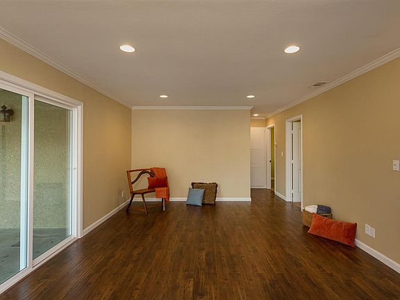 3rd image of 1451 Calle Violeta