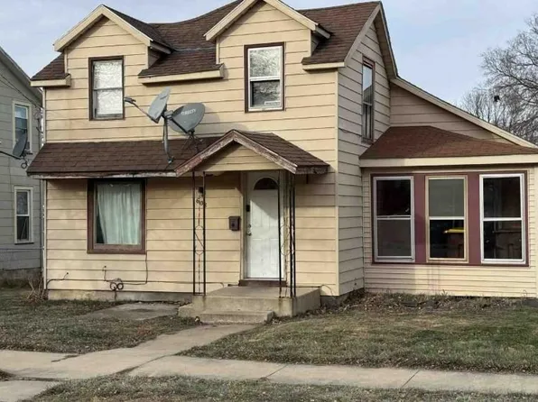 608 E Empire St, Freeport, IL 61032