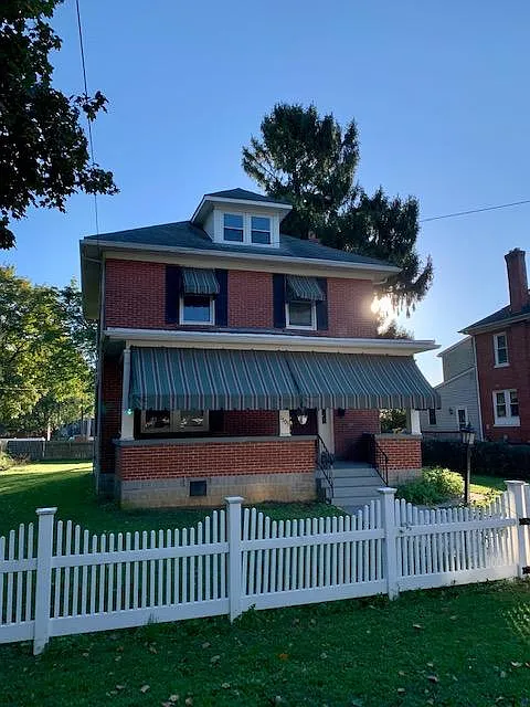 1305 Rose Ave photo 1