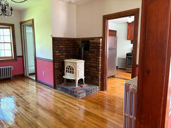 8 Maple St, Fairfield, ME 04937