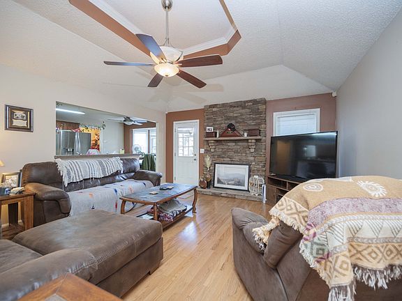 3rd image of 1837 Cromwell Dr