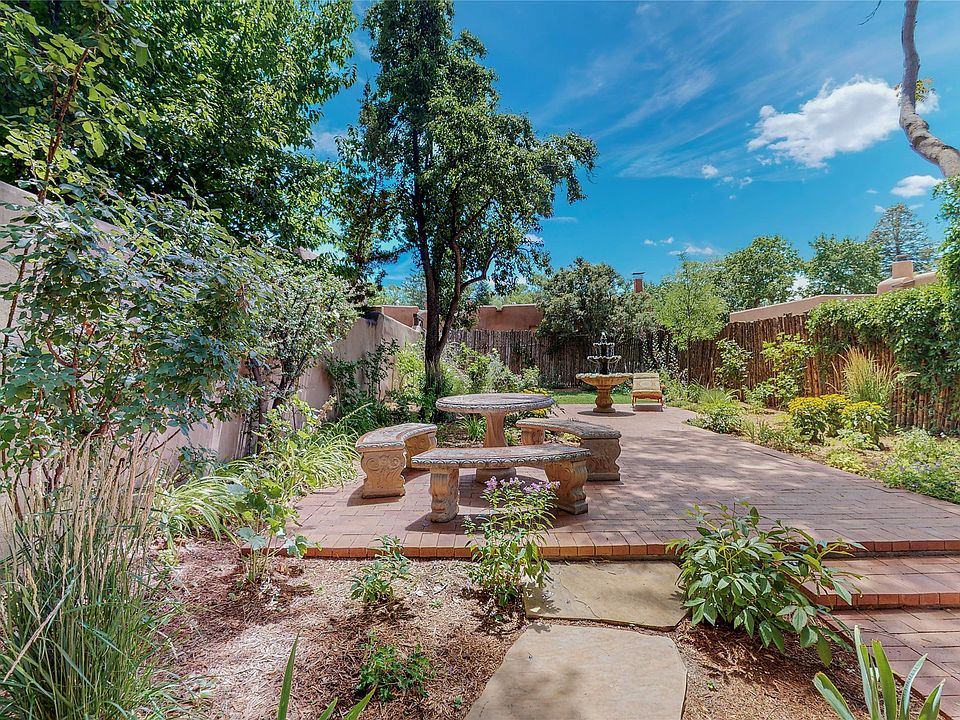 1st image of 770 Acequia Madre