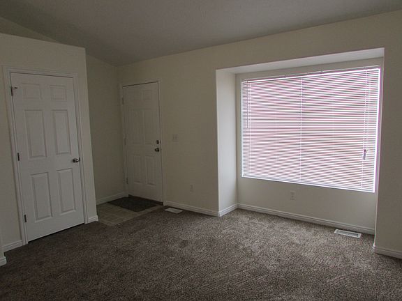 Living Looking at door_02042014