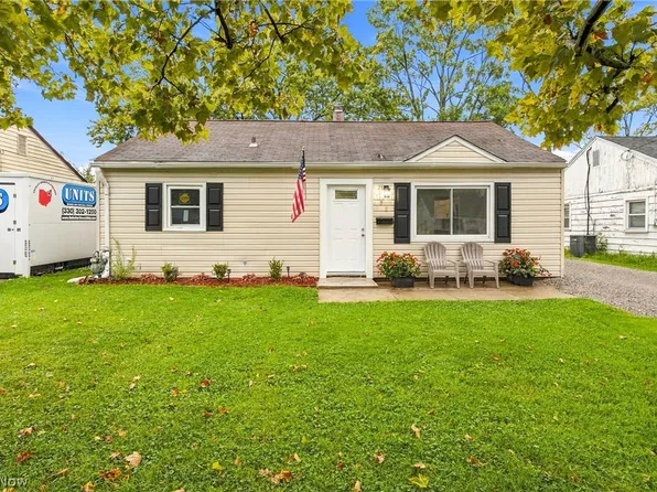 330 Roosevelt Ave, Elyria, OH 44035