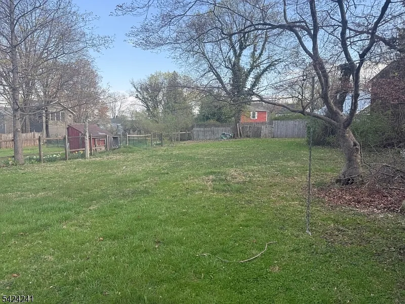 2 bed, 1.0 bath, $1,950 — Photo 2