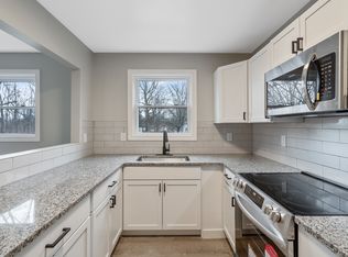 6878 Sand Hill Rd APT 12, East Syracuse, NY 13057