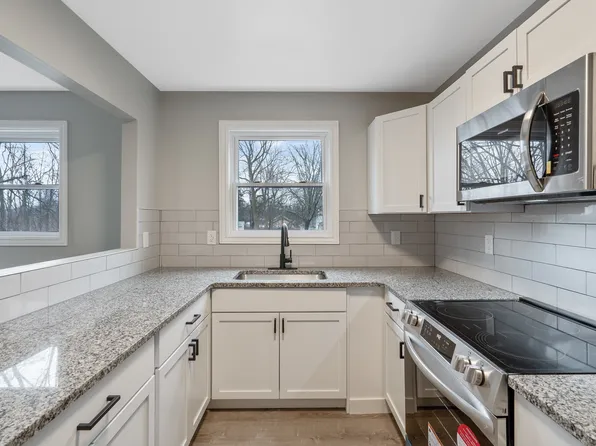 6878 Sand Hill Rd, East Syracuse, NY