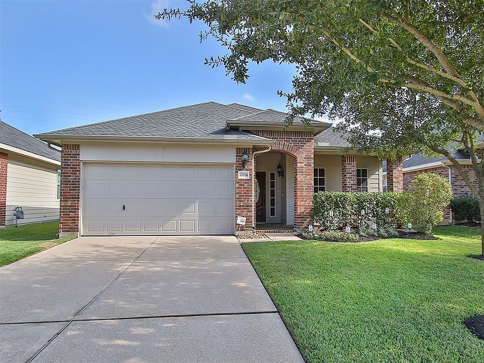 1st image of 15226 Olmstead Park Dr