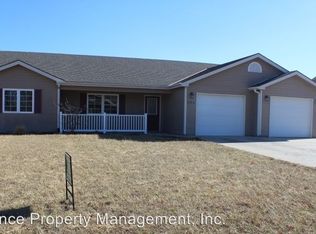 420 Stone Grove Dr, Manhattan, KS 66503