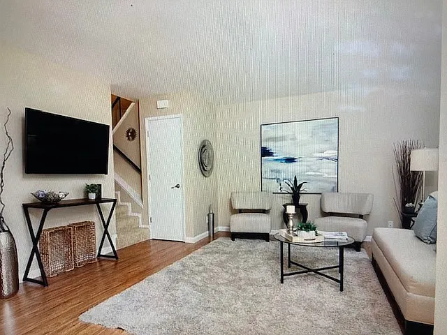 1117 Sutherland Ln #2 — Photo 3