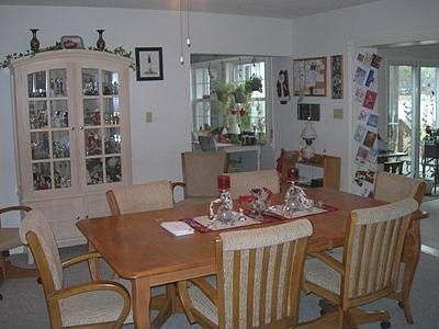 5th image of 832 N Shore Dr