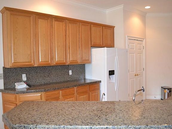 3rd image of 512 Teagarden Ct