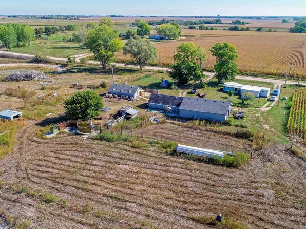 1072 5th Rd, Chapman, NE 68827