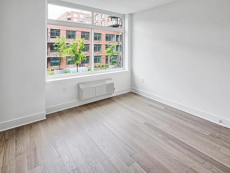 1400 Hudson St #525 — Photo 7