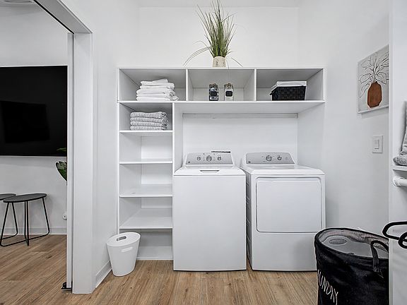 4th image of 621 E Melody Dr #1