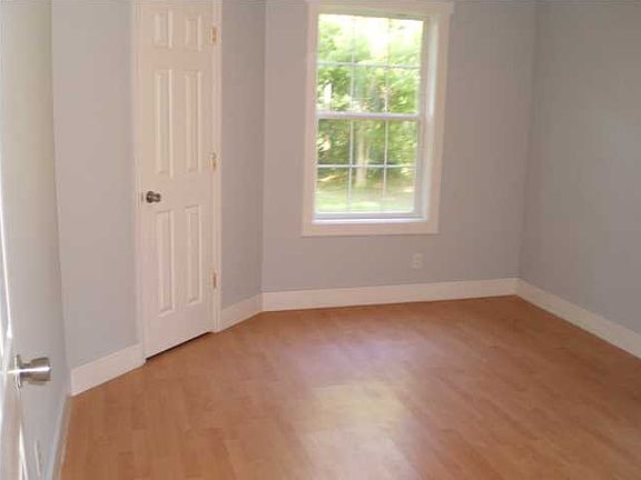 4th image of 4032 Gary Dr