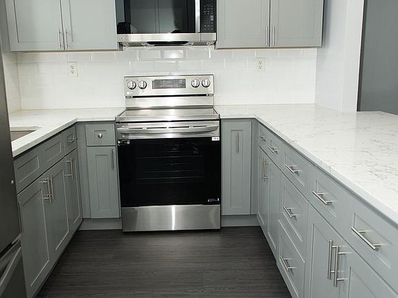 5th image of 4209 Benner St