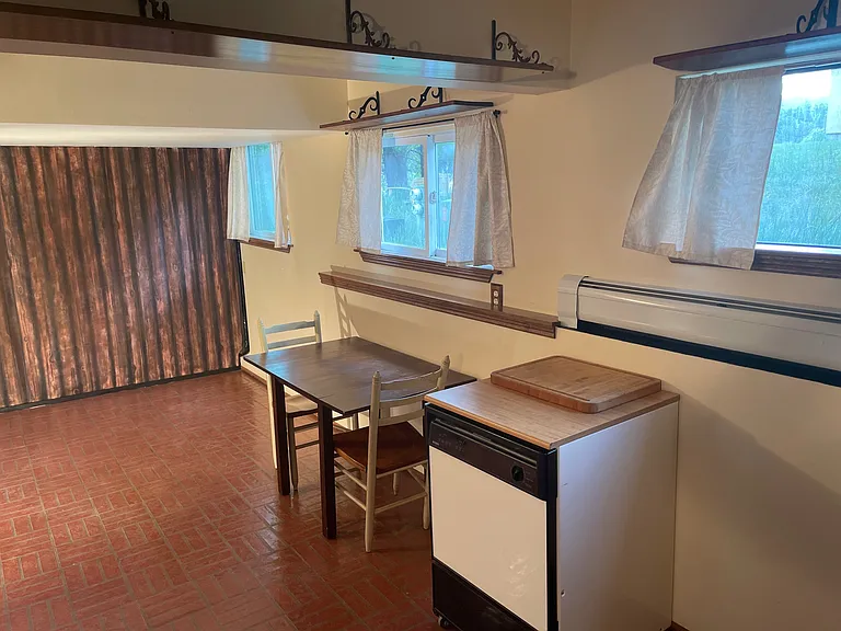 247 Jenkins Ranch Rd — Photo 2