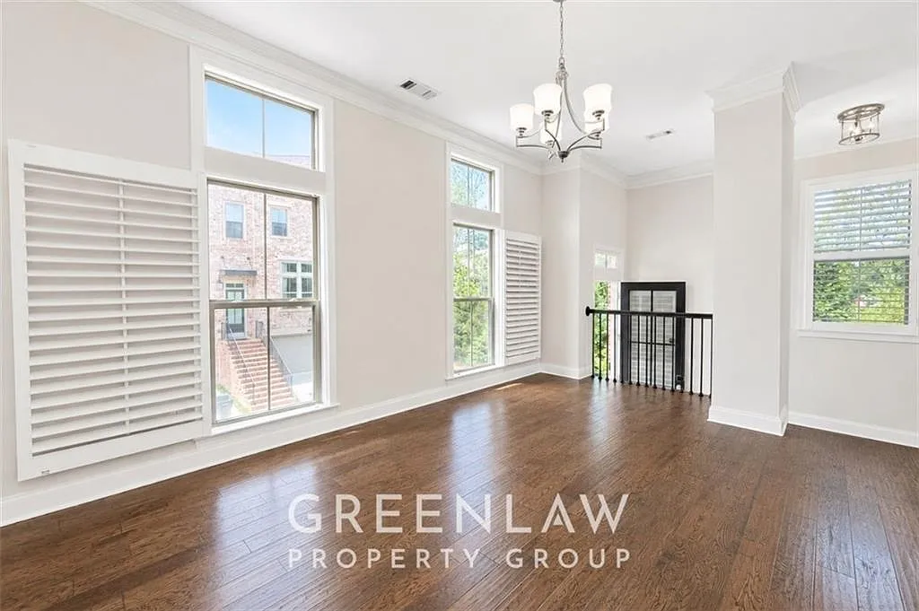 4 bed, 4.5 bath, 3717 sqft, $4,475 — Photo 3