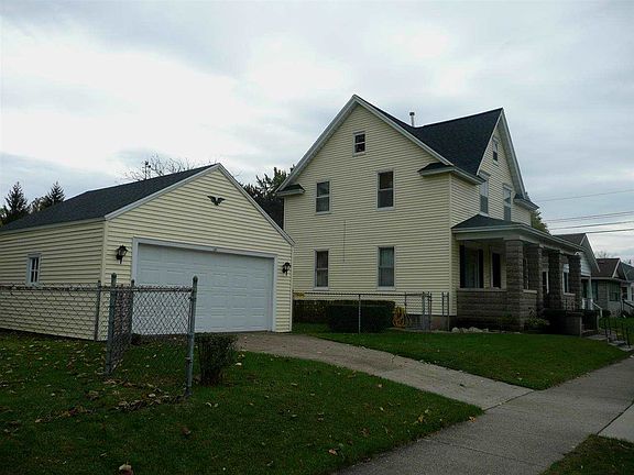 3rd image of 2618 Pleasant St
