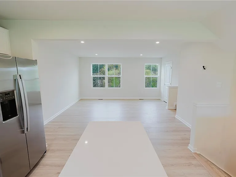 157 White Oak Dr #A — Photo 5
